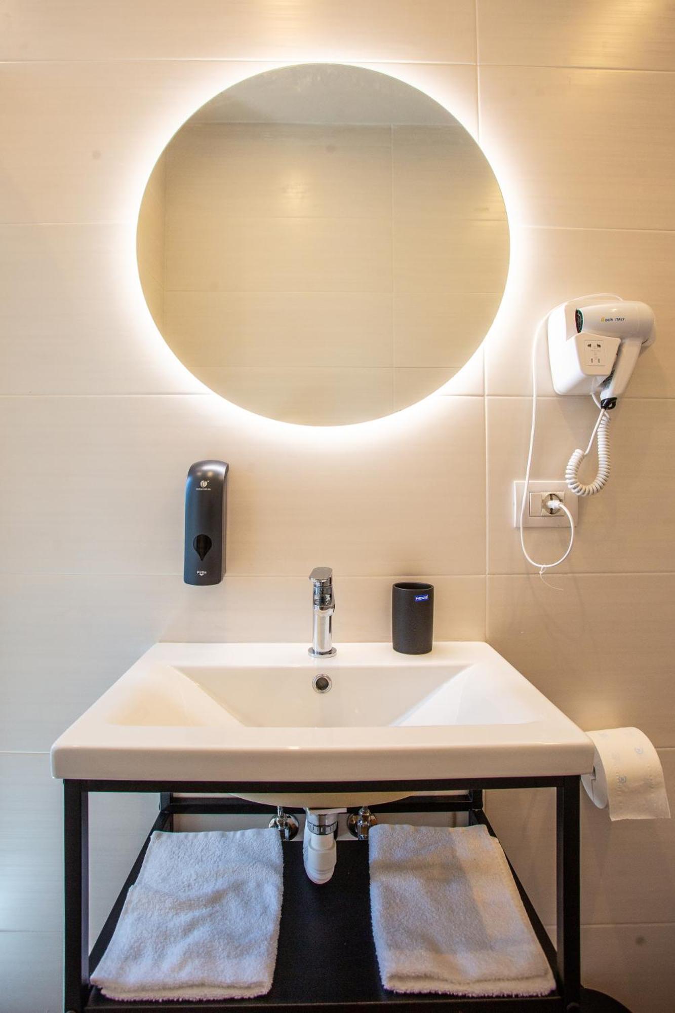 Marina 8 Hotel Nápoly Kültér fotó